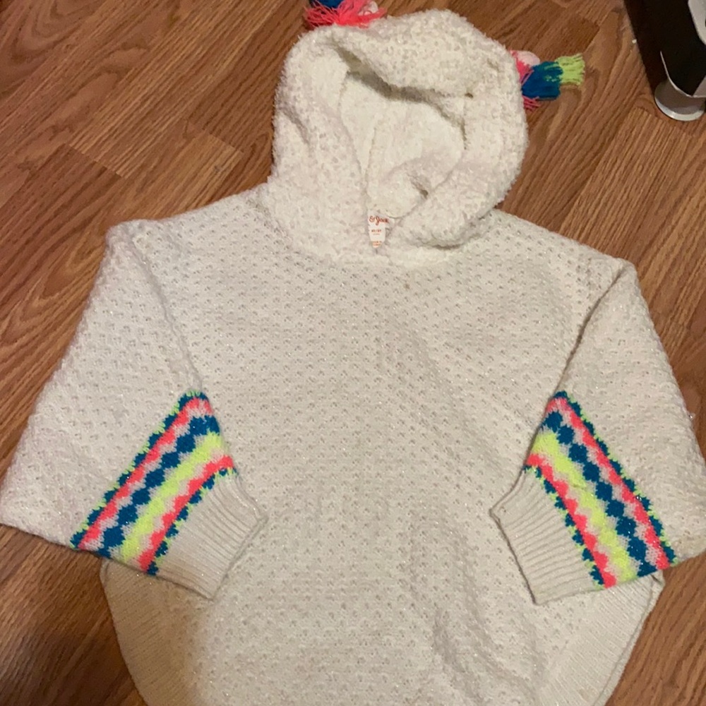 Girls 4/5 - cape/poncho style hooded sweater